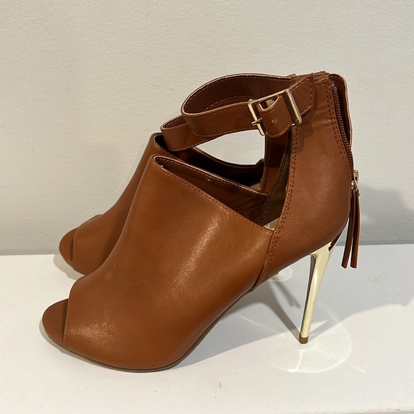 London Rag Women's Tan and Gold Courts size 10 3/$20 - Picture 3 of 8